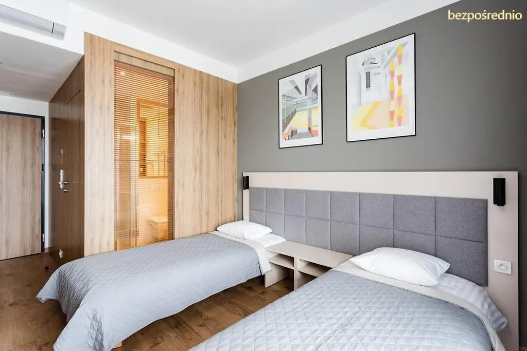 Apartament W Warszawie Dedykowany Parking Podziemny W Cenie, Wifi, Ac, Blisko Centrum New Apartment In Warsaw Finished To A High Specification Fitted Out To A High Standard On The 7Th Floor, Wifi, Underground Parking Price Included